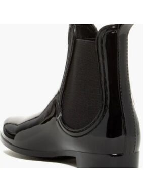 New with Box REPORT Slicker Chelsea Black‎ Matte Rain Bootie Size 11